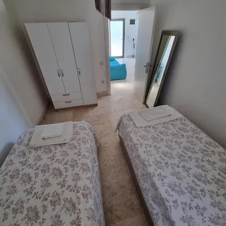 Deniz manzarali, müstakil harika yazlik * Bodrum